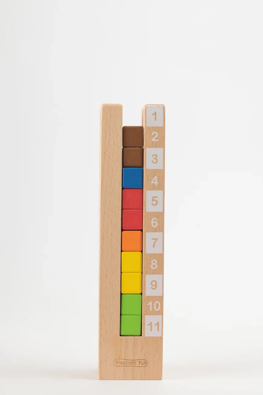 3to4-WoodenShapeSorter_3to4yrs(1)